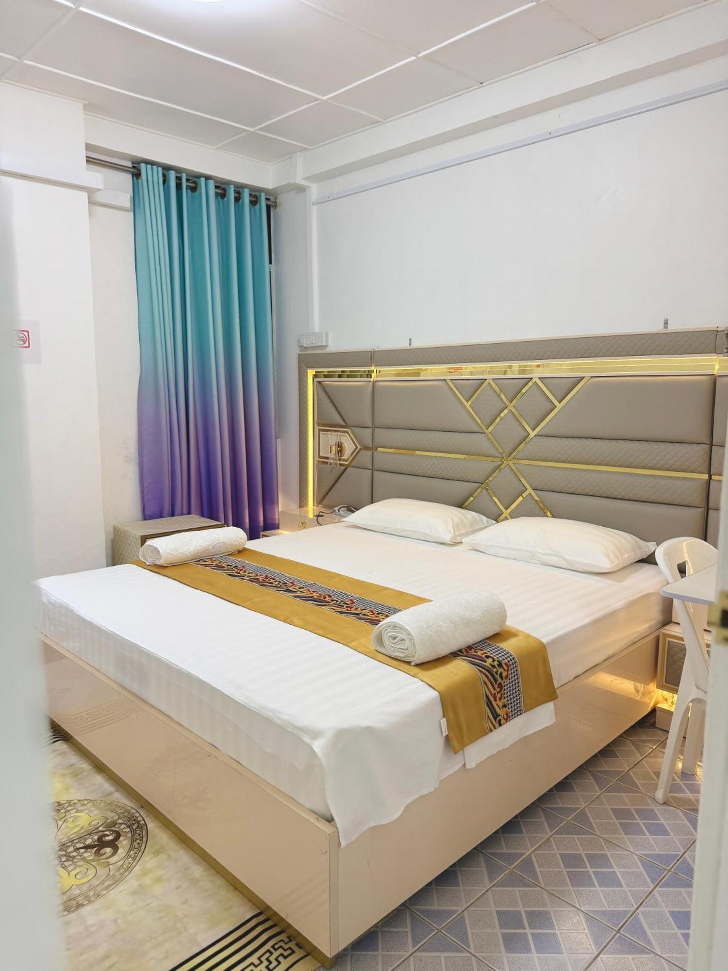 Ontrack Travel Transit Hotel 馬累 外观 照片