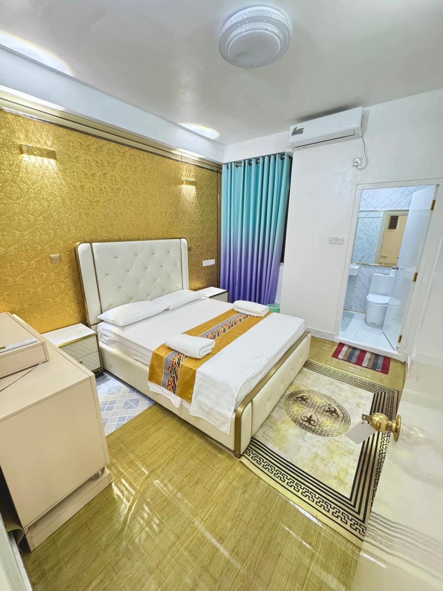 Ontrack Travel Transit Hotel 馬累 外观 照片